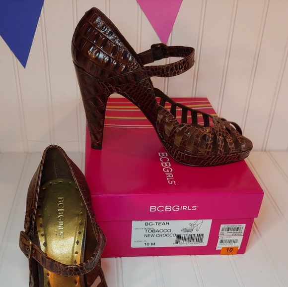 BCBGirls NWOT Teah Croc Embossed Brown Leather Open Toe Platform Heels size 10 - Picture 1 of 7